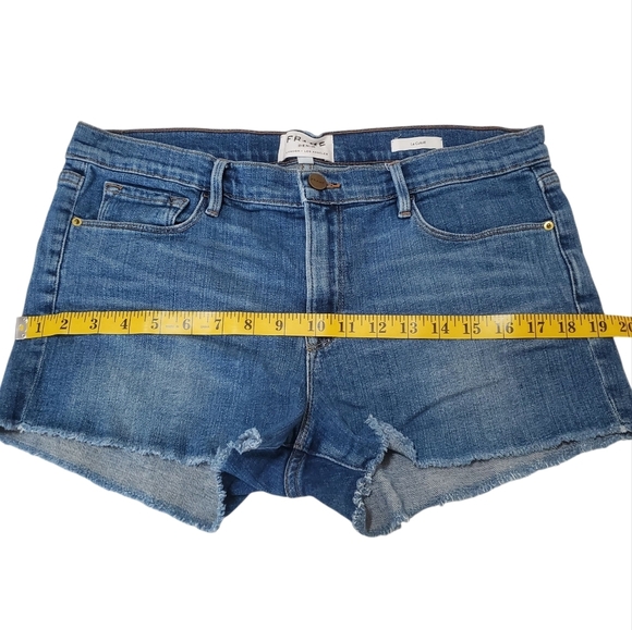 FRAME Le Cutoff Denim Jean Shorts 30 Raw Fray Hem Blue Mid Rise Casual Summer - Picture 15 of 16